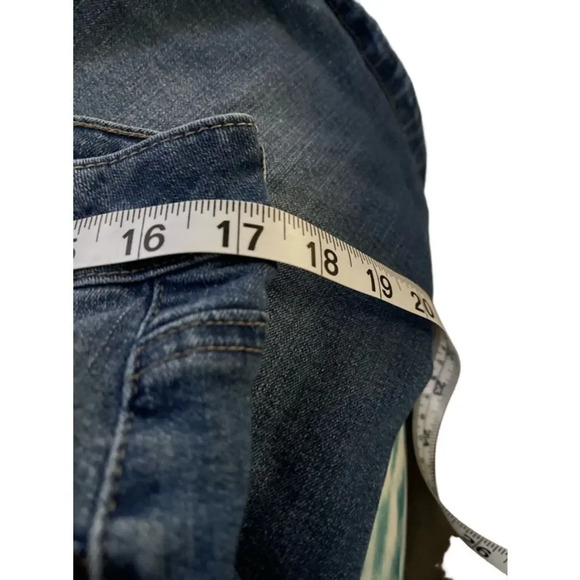 Poured in Blue Jean short size 14 stretch comfy EUC - Picture 6 of 9